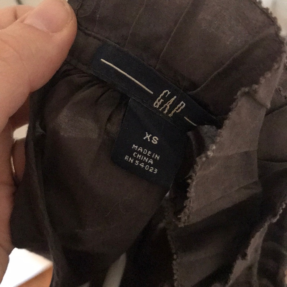 Gap Ruffle Tank - Picture 2 of 2